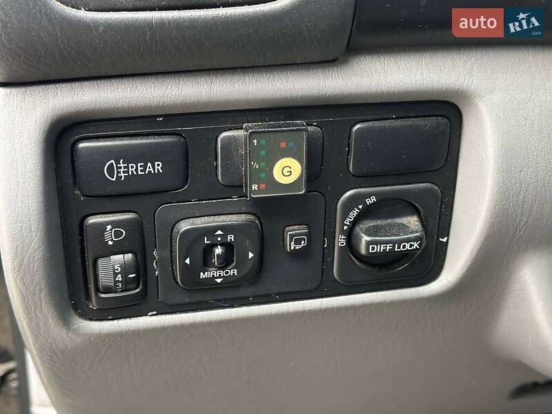 Внедорожник / Кроссовер Toyota Land Cruiser 2001 в Львове