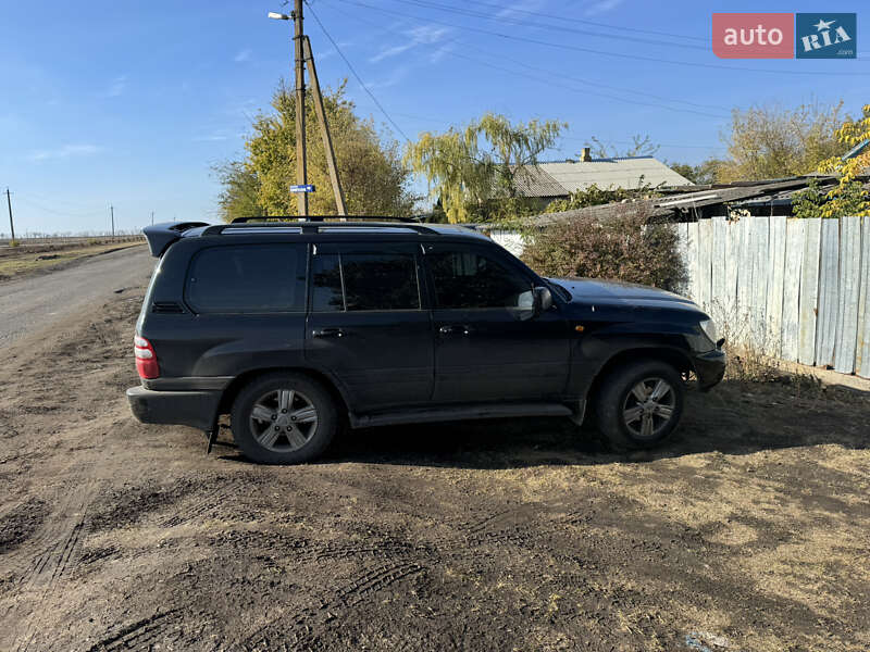 Внедорожник / Кроссовер Toyota Land Cruiser 2004 в Славянске