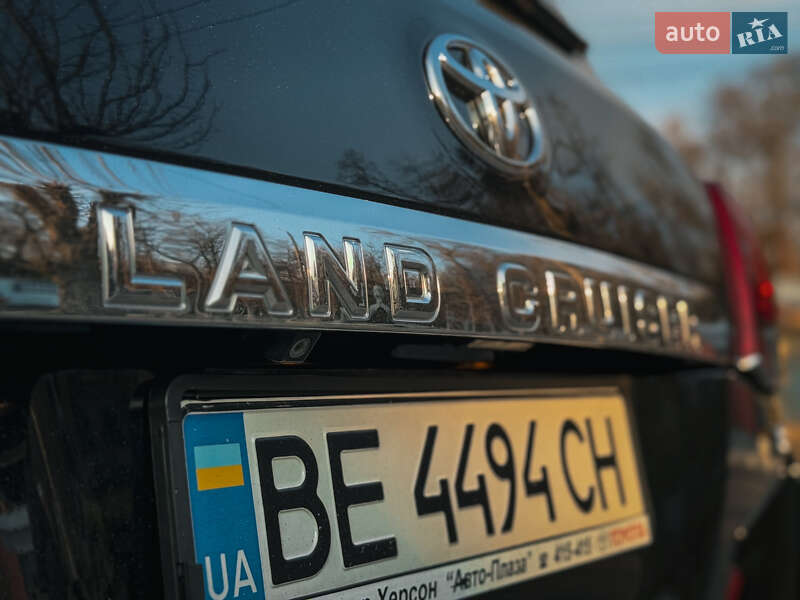 Внедорожник / Кроссовер Toyota Land Cruiser 2012 в Николаеве