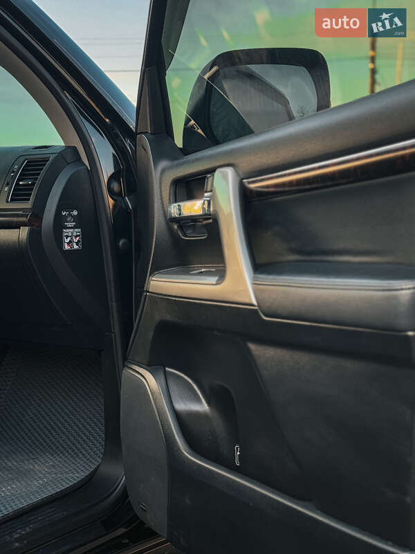 Внедорожник / Кроссовер Toyota Land Cruiser 2012 в Николаеве