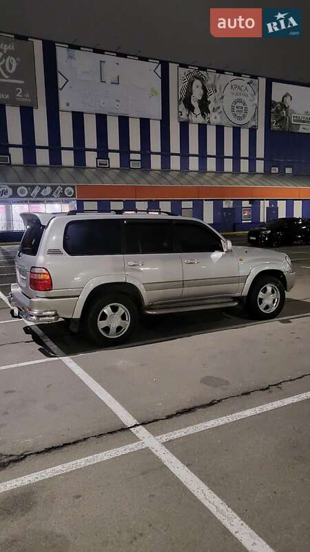 Позашляховик / Кросовер Toyota Land Cruiser 2002 в Дніпрі