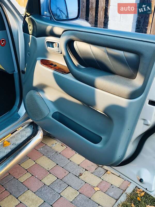 Позашляховик / Кросовер Toyota Land Cruiser 2002 в Дніпрі