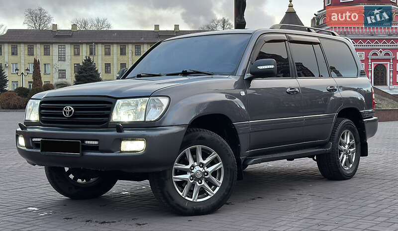 Внедорожник / Кроссовер Toyota Land Cruiser 2004 в Днепре