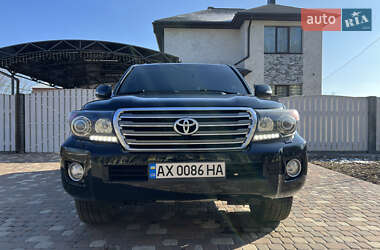 Внедорожник / Кроссовер Toyota Land Cruiser 2012 в Первомайске