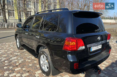 Внедорожник / Кроссовер Toyota Land Cruiser 2012 в Первомайске