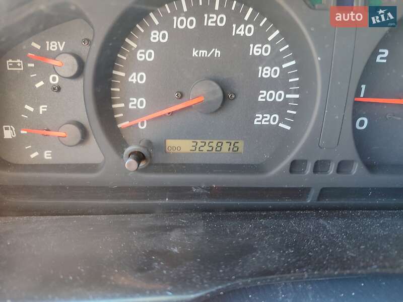 Внедорожник / Кроссовер Toyota Land Cruiser 1999 в Конотопе
