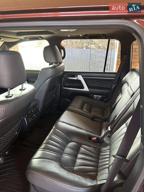 Внедорожник / Кроссовер Toyota Land Cruiser 2019 в Кролевце