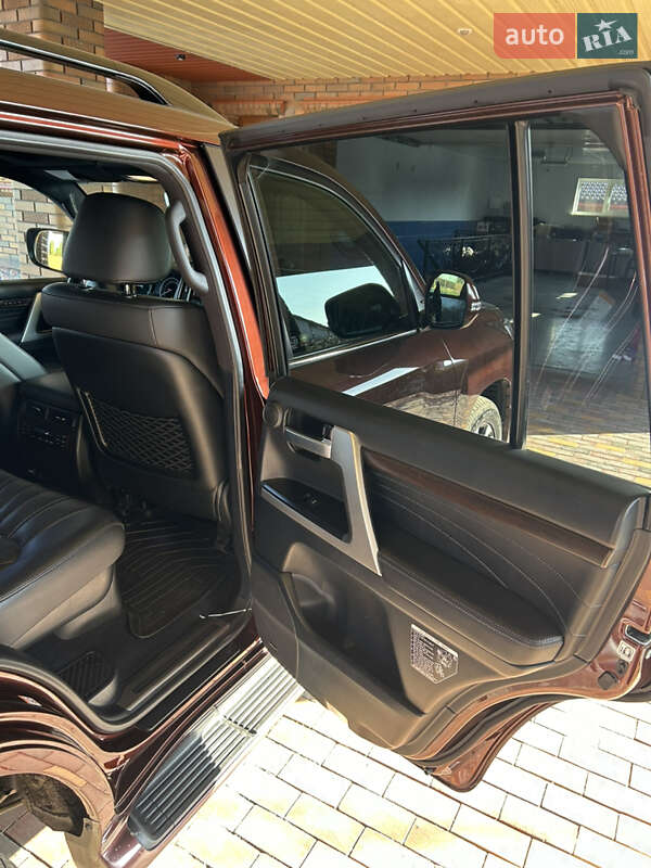 Внедорожник / Кроссовер Toyota Land Cruiser 2019 в Кролевце