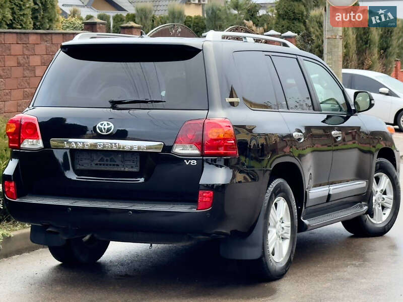 Позашляховик / Кросовер Toyota Land Cruiser 2014 в Рівному