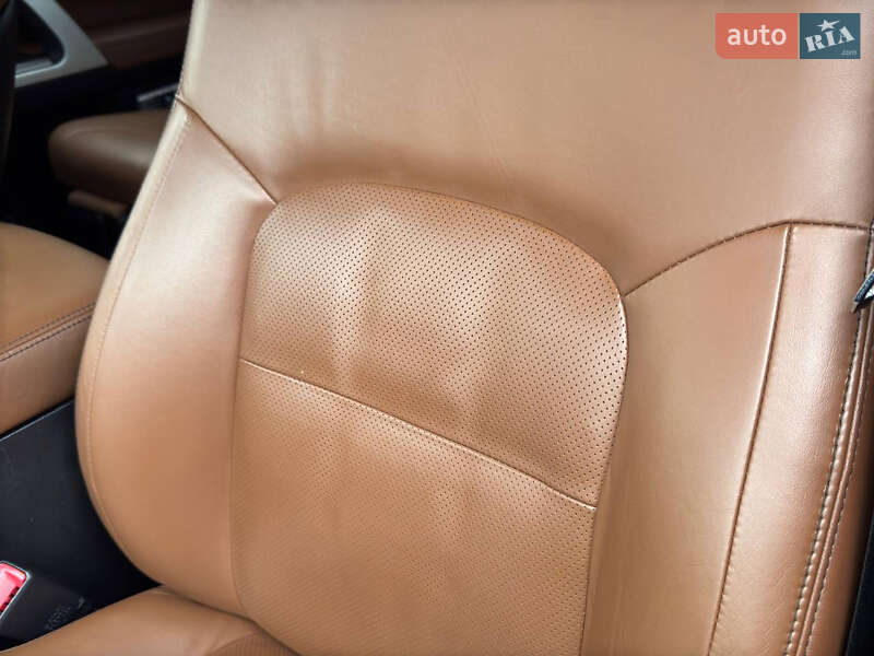 Позашляховик / Кросовер Toyota Land Cruiser 2014 в Рівному