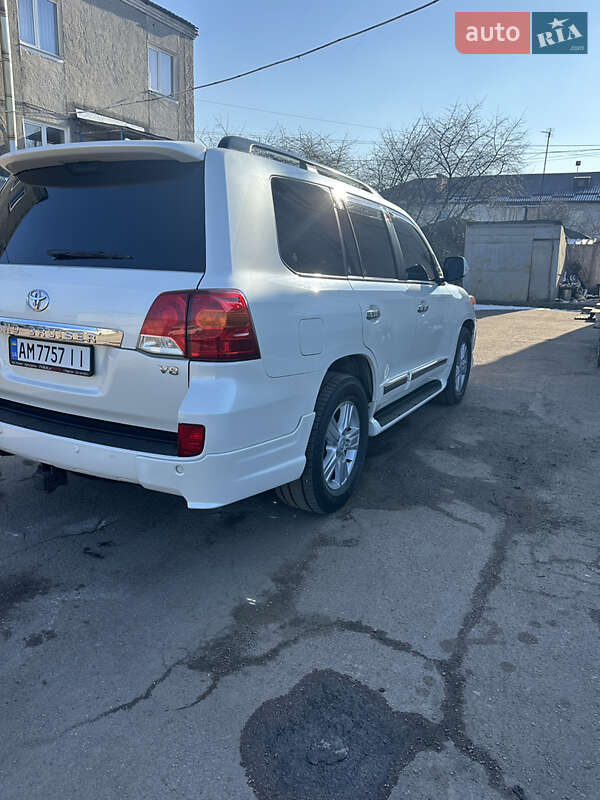 Внедорожник / Кроссовер Toyota Land Cruiser 2013 в Житомире