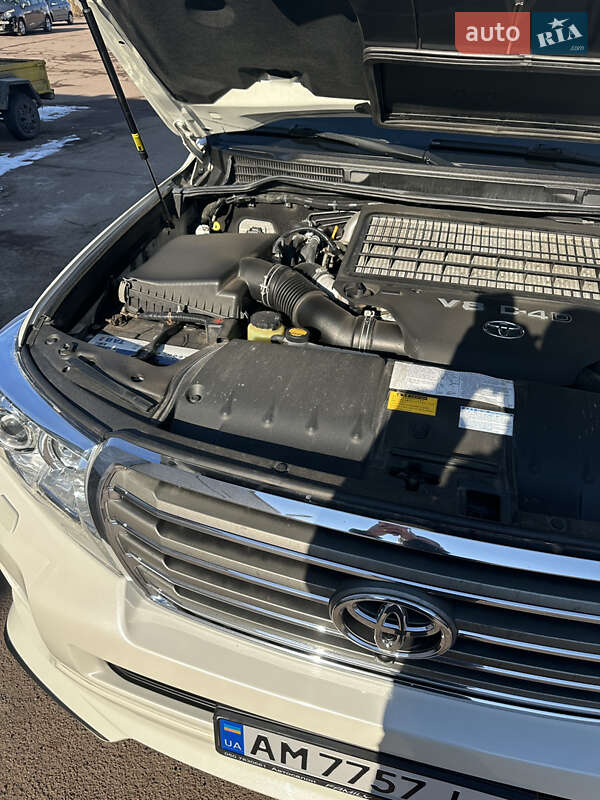 Внедорожник / Кроссовер Toyota Land Cruiser 2013 в Житомире