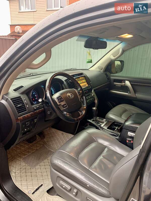 Внедорожник / Кроссовер Toyota Land Cruiser 2010 в Вышгороде