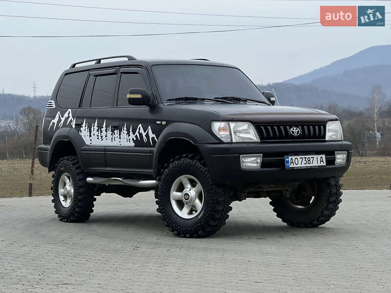 Позашляховик / Кросовер Toyota Land Cruiser 1998 в Сваляві