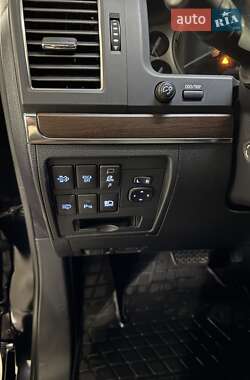 Позашляховик / Кросовер Toyota Land Cruiser 2021 в 