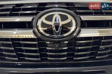 Позашляховик / Кросовер Toyota Land Cruiser 2021 в 