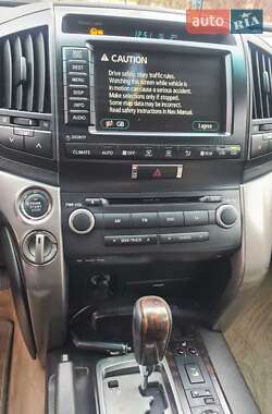 Внедорожник / Кроссовер Toyota Land Cruiser 2008 в 