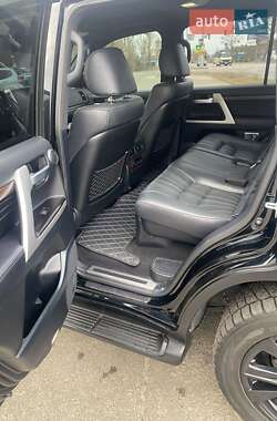 Внедорожник / Кроссовер Toyota Land Cruiser 2020 в 