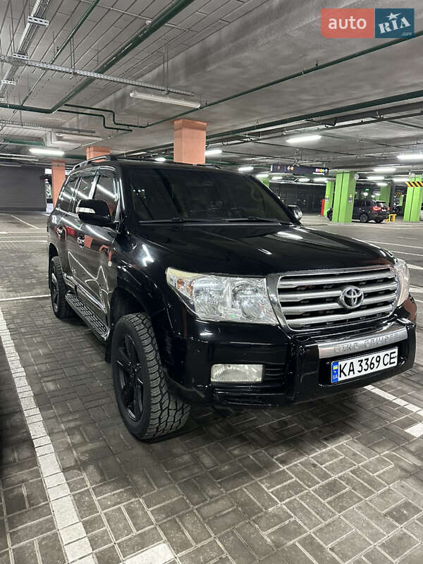 Внедорожник / Кроссовер Toyota Land Cruiser 2009 в Киеве