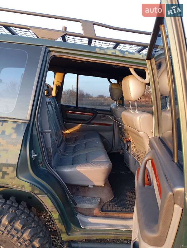 Внедорожник / Кроссовер Toyota Land Cruiser 2000 в Обухове