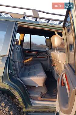Внедорожник / Кроссовер Toyota Land Cruiser 2000 в 