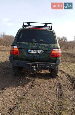 Внедорожник / Кроссовер Toyota Land Cruiser 2000 в 