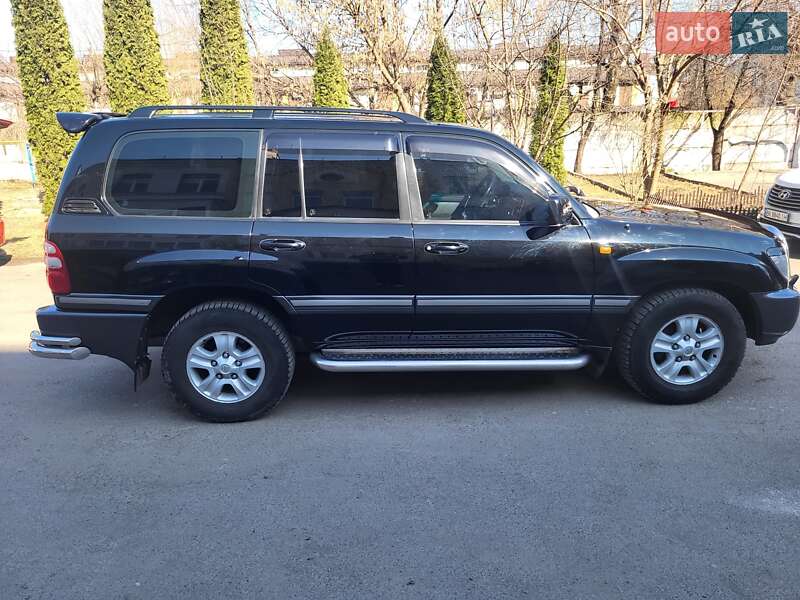 Внедорожник / Кроссовер Toyota Land Cruiser 2005 в Ровно