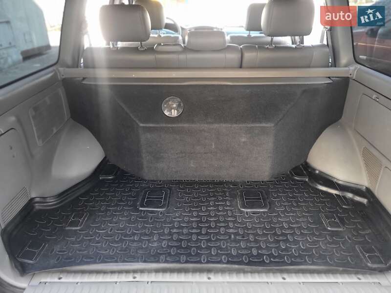 Внедорожник / Кроссовер Toyota Land Cruiser 2005 в Ровно