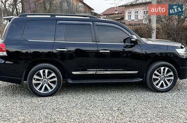 Позашляховик / Кросовер Toyota Land Cruiser 2018 в 