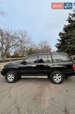 Внедорожник / Кроссовер Toyota Land Cruiser 1999 в 