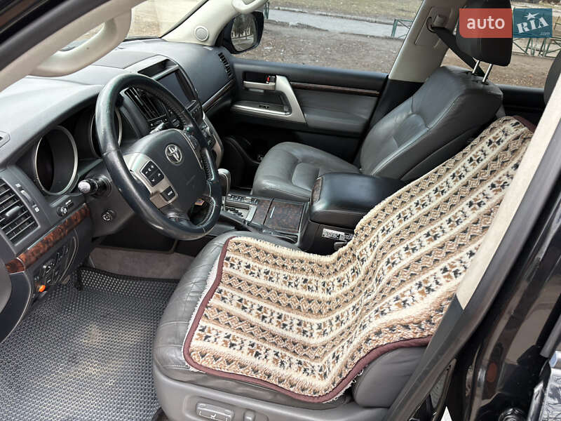 Позашляховик / Кросовер Toyota Land Cruiser 2010 в Конотопі