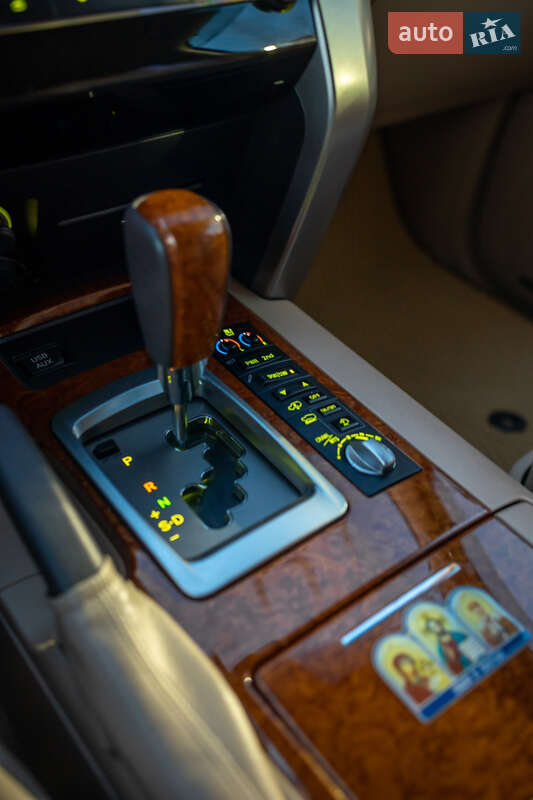 Позашляховик / Кросовер Toyota Land Cruiser 2013 в Чернівцях