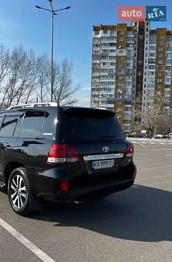 Позашляховик / Кросовер Toyota Land Cruiser 2011 в Києві