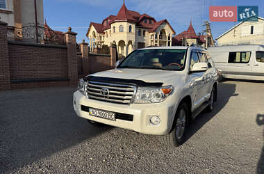 Позашляховик / Кросовер Toyota Land Cruiser 2013 в Івано-Франківську