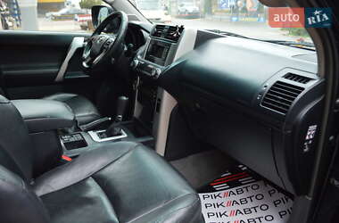 Внедорожник / Кроссовер Toyota Land Cruiser 2010 в 