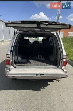 Позашляховик / Кросовер Toyota Land Cruiser 2003 в 