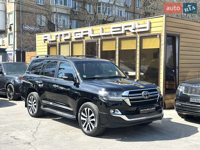 Внедорожник / Кроссовер Toyota Land Cruiser 2019 в 