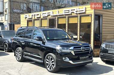Внедорожник / Кроссовер Toyota Land Cruiser 2019 в 
