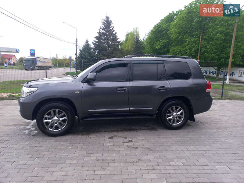 Внедорожник / Кроссовер Toyota Land Cruiser 2011 в Кременчуге