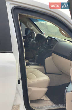 Внедорожник / Кроссовер Toyota Land Cruiser 2014 в 