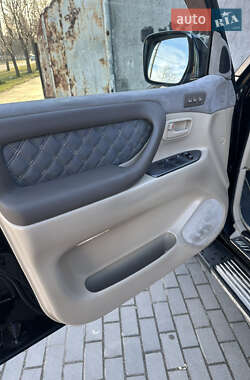 Позашляховик / Кросовер Toyota Land Cruiser 2005 в 