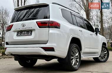Позашляховик / Кросовер Toyota Land Cruiser 2023 в 