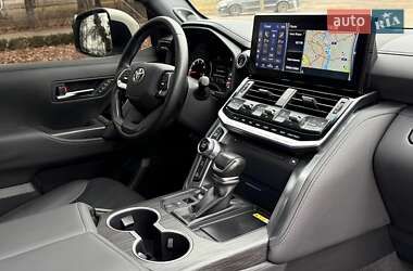 Позашляховик / Кросовер Toyota Land Cruiser 2023 в 