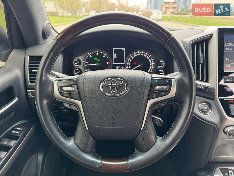 Внедорожник / Кроссовер Toyota Land Cruiser 2016 в Киеве