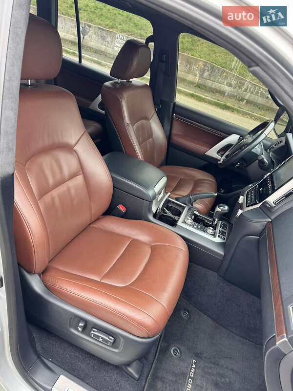 Внедорожник / Кроссовер Toyota Land Cruiser 2016 в Киеве