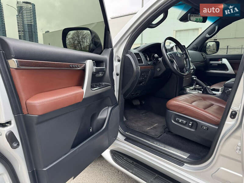 Внедорожник / Кроссовер Toyota Land Cruiser 2016 в Киеве