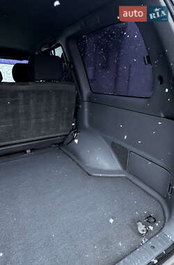 Внедорожник / Кроссовер Toyota Land Cruiser 2001 в 