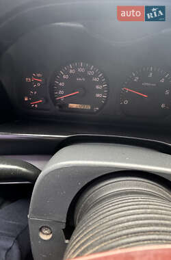 Внедорожник / Кроссовер Toyota Land Cruiser 2001 в 