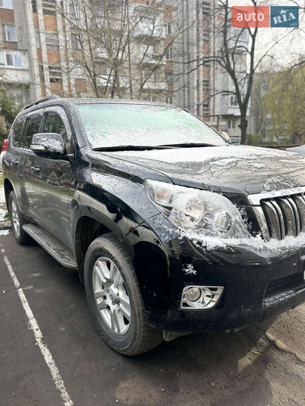 Позашляховик / Кросовер Toyota Land Cruiser 2010 в 