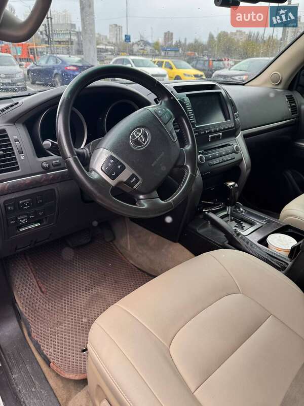Позашляховик / Кросовер Toyota Land Cruiser 2008 в Києві